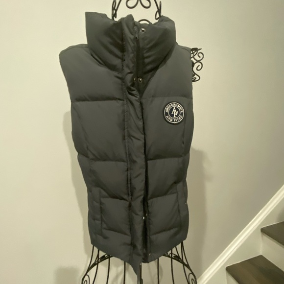 Abercrombie & Fitch Jackets & Blazers - Abercrombie & Fitch Woman’s Vest Medium